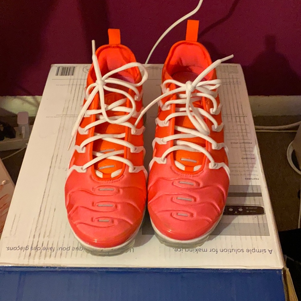 Pink Nike Air Vapormax Plus shoes
